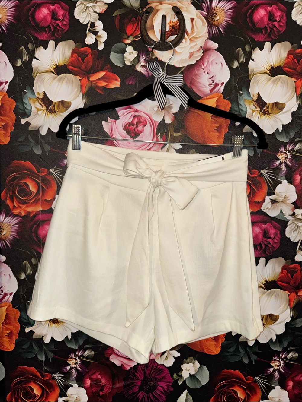 Express High-Waist Tie-Belt White Shorts, Size 8, NWT